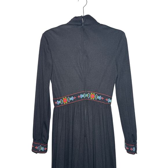 1970s Domino Fashions Black Maxi Dress with Folk Embroidered Trim USA made small - Picture 11 of 14